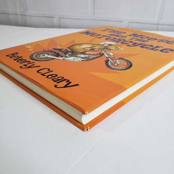 2006 The Mouse and the Motorcycle HBDJ Read Aloud Book Chapter Large - Picture 4 of 12